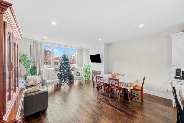 3215 N ELSTON Avenue 1N, Chicago, IL 60618