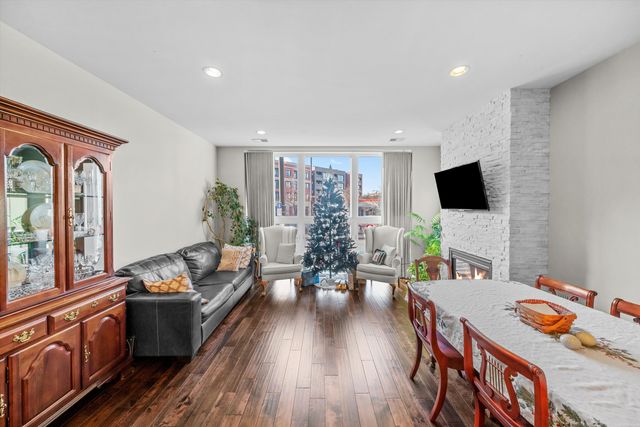 3215 N ELSTON Avenue 1N, Chicago, IL 60618