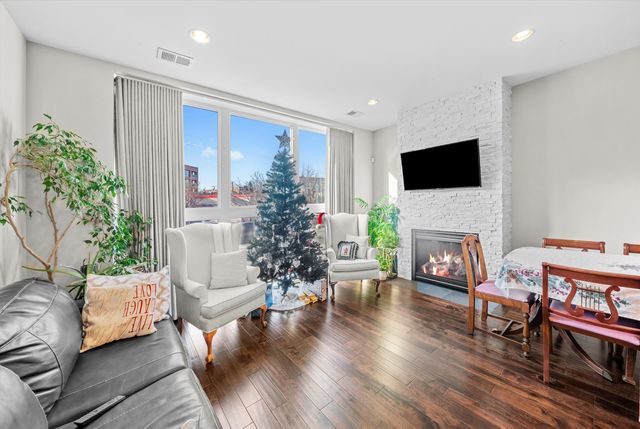 3215 N ELSTON Avenue 1N, Chicago, IL 60618