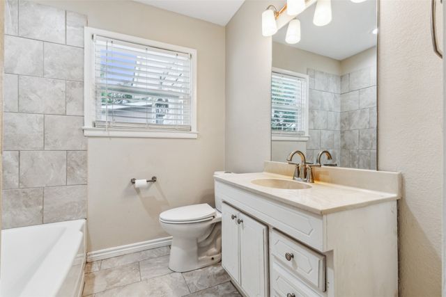 5805 Tracyne Drive, Westworth Village, TX 76114
