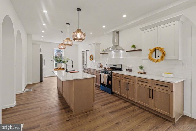 1006 COLEBROOK RD, Lebanon, PA 17042