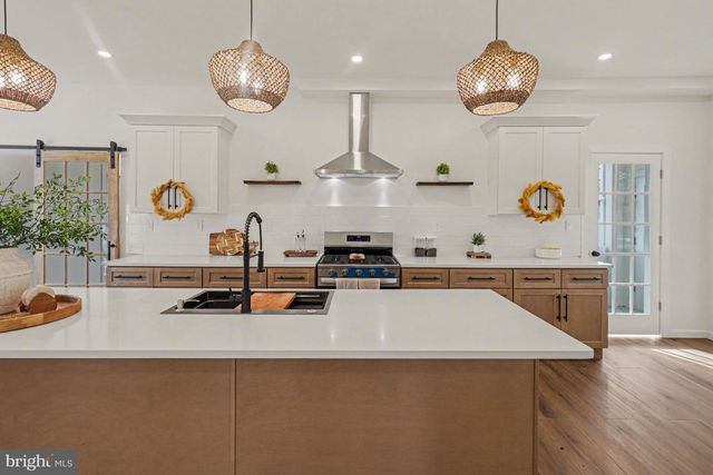 1006 COLEBROOK RD, Lebanon, PA 17042