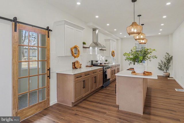 1006 COLEBROOK RD, Lebanon, PA 17042