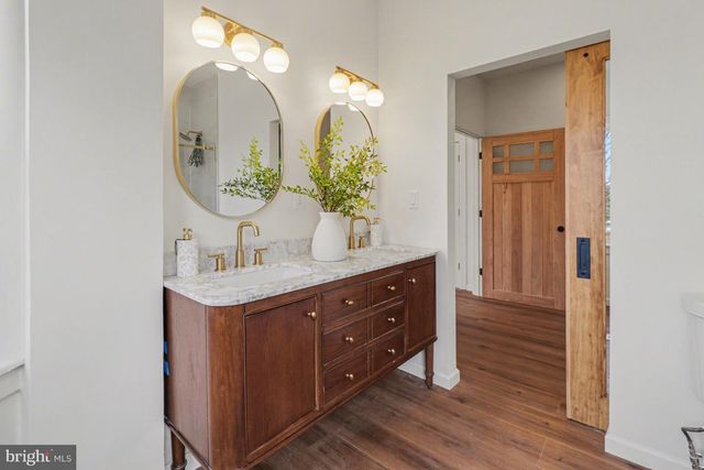 1006 COLEBROOK RD, Lebanon, PA 17042