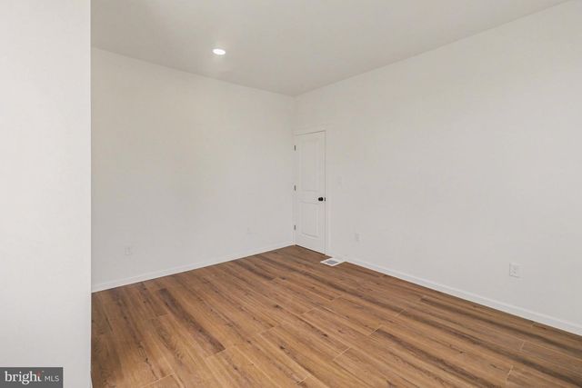 1006 COLEBROOK RD, Lebanon, PA 17042