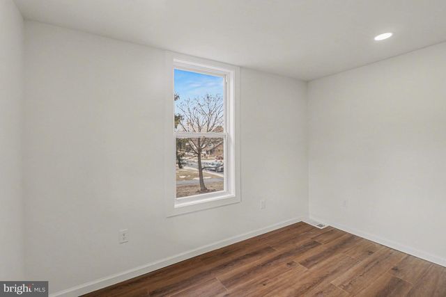 1006 COLEBROOK RD, Lebanon, PA 17042