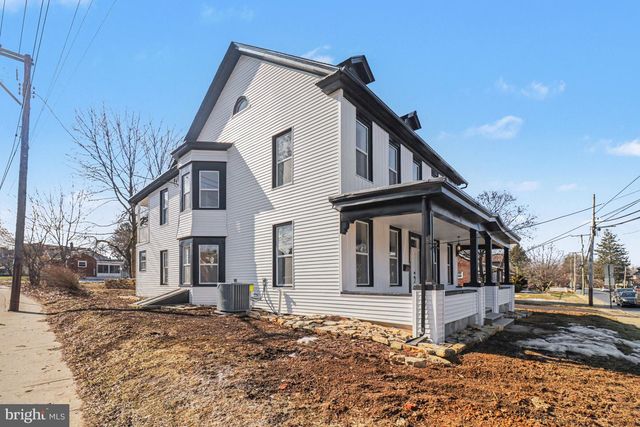 1006 COLEBROOK RD, Lebanon, PA 17042