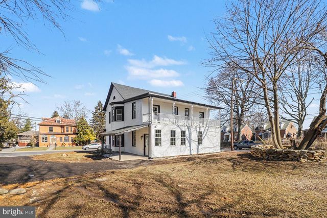 1006 COLEBROOK RD, Lebanon, PA 17042