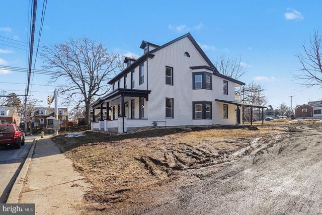 1006 COLEBROOK RD, Lebanon, PA 17042