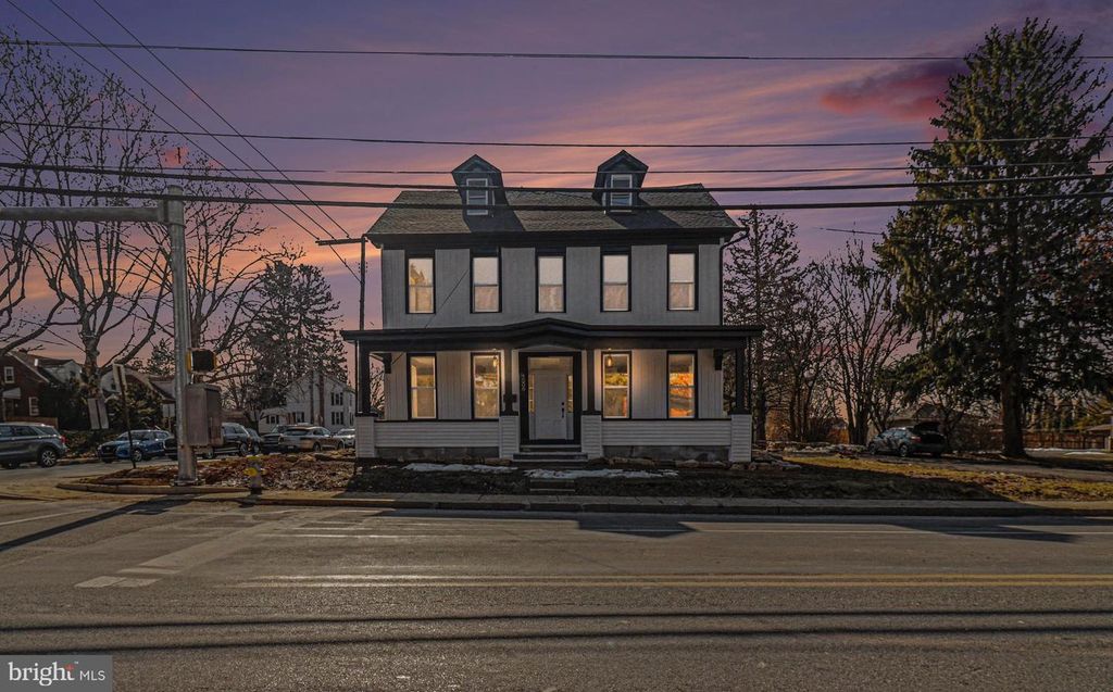 1006 COLEBROOK RD, Lebanon, PA 17042