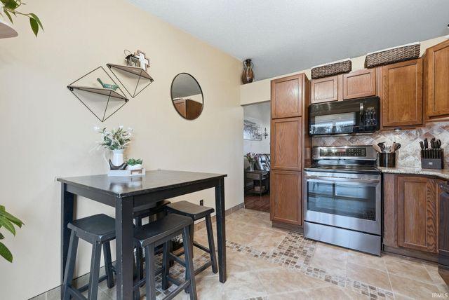 3715 Three Oaks Drive, Fort Wayne, IN 46809