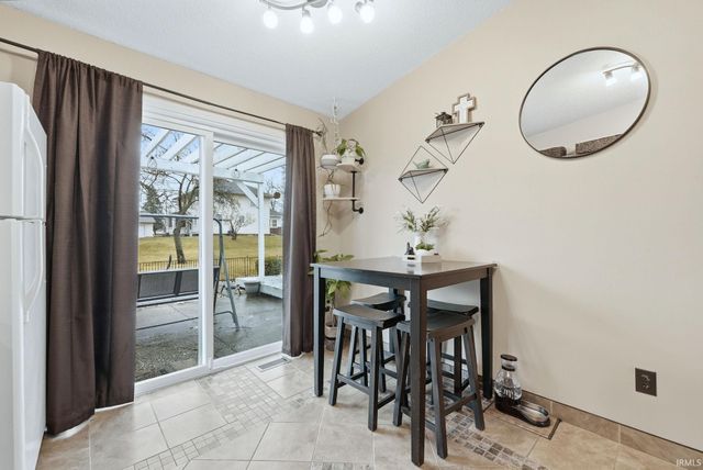 3715 Three Oaks Drive, Fort Wayne, IN 46809