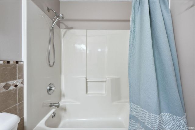 3715 Three Oaks Drive, Fort Wayne, IN 46809