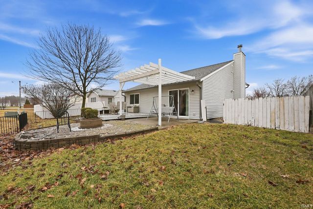 3715 Three Oaks Drive, Fort Wayne, IN 46809