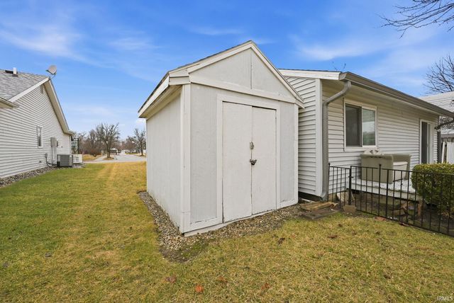 3715 Three Oaks Drive, Fort Wayne, IN 46809