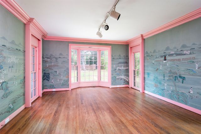 8906 Inwood Road, Dallas, TX 75209