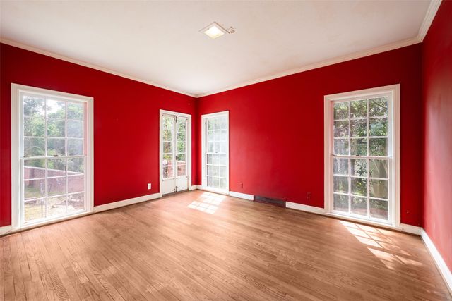 8906 Inwood Road, Dallas, TX 75209