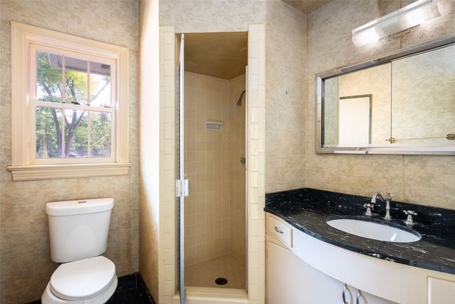 8906 Inwood Road, Dallas, TX 75209