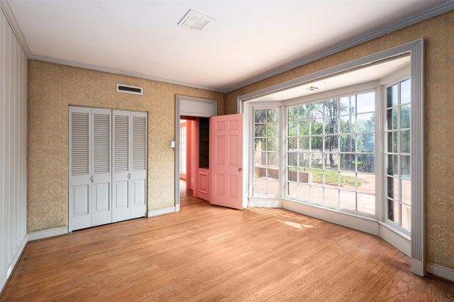 8906 Inwood Road, Dallas, TX 75209