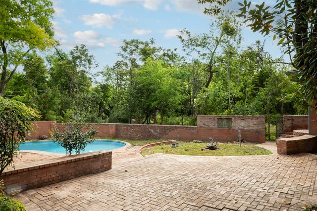 8906 Inwood Road, Dallas, TX 75209