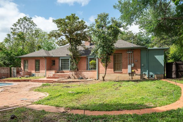 8906 Inwood Road, Dallas, TX 75209