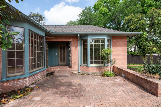 8906 Inwood Road, Dallas, TX 75209
