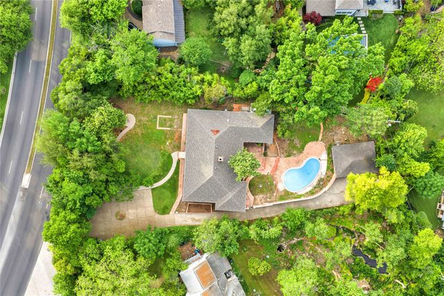 8906 Inwood Road, Dallas, TX 75209