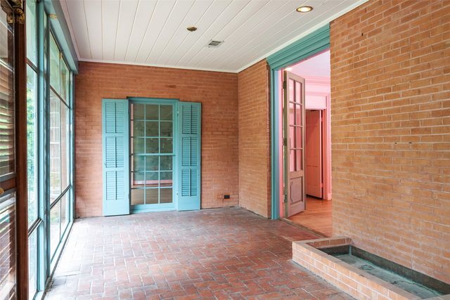 8906 Inwood Road, Dallas, TX 75209