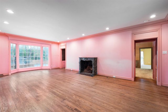 8906 Inwood Road, Dallas, TX 75209