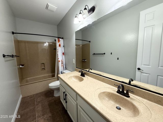 2472 E Mead Drive, Gilbert, AZ 85298