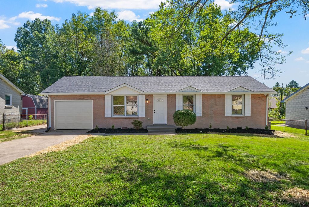 112 King Cole Dr, Clarksville, TN 37042