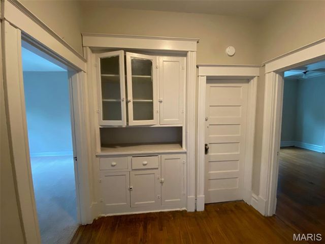 6027 McPherson Avenue, St Louis, MO 63112