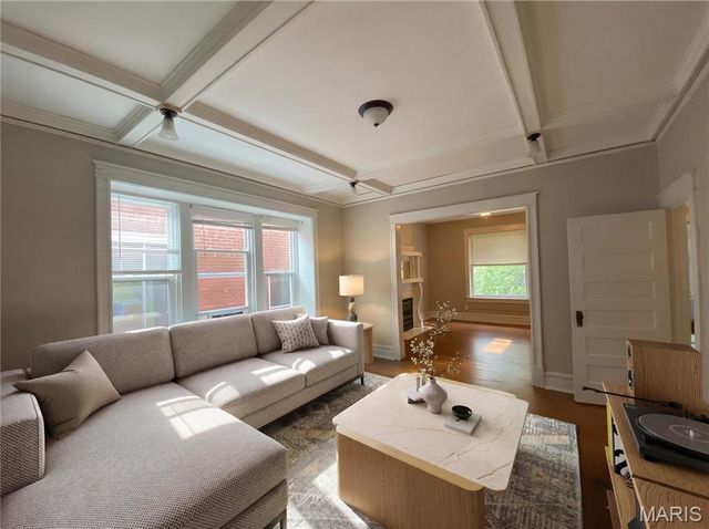 6027 McPherson Avenue, St Louis, MO 63112