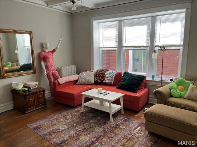 6027 McPherson Avenue, St Louis, MO 63112