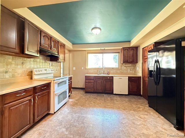 32410 Halmich Drive, Warren, MI 48092