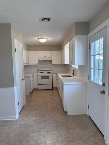 602 Harold Lane, Baytown, TX 77521