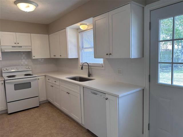 602 Harold Lane, Baytown, TX 77521