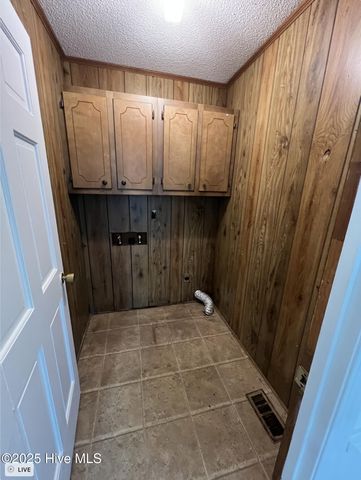 901 Jasper Street, Clinton, NC 28328