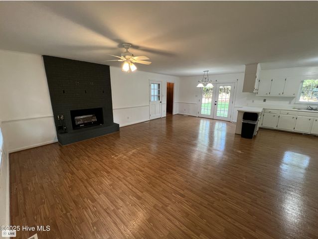 901 Jasper Street, Clinton, NC 28328