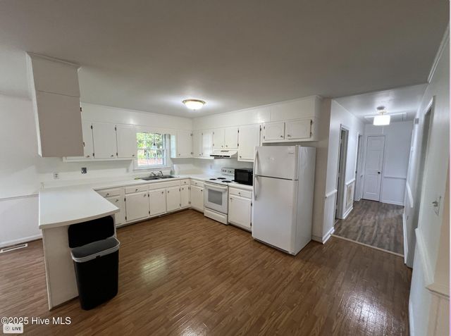 901 Jasper Street, Clinton, NC 28328