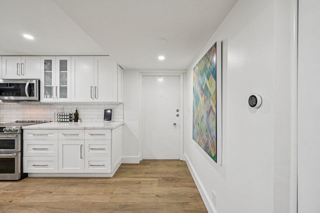 3080 NE 47th Court 405, Fort Lauderdale, FL 33308