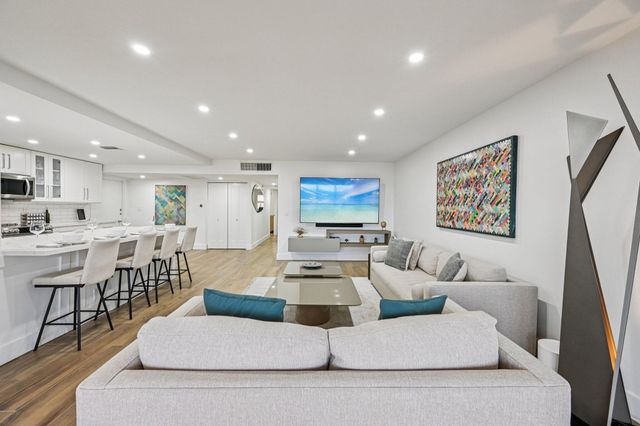 3080 NE 47th Court 405, Fort Lauderdale, FL 33308