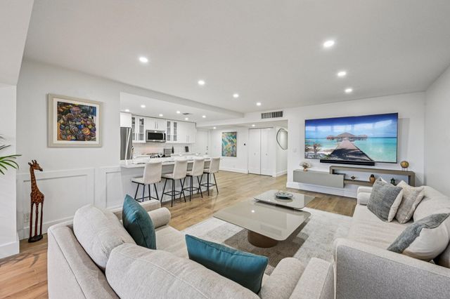 3080 NE 47th Court 405, Fort Lauderdale, FL 33308