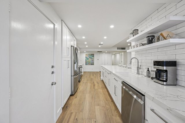 3080 NE 47th Court 405, Fort Lauderdale, FL 33308