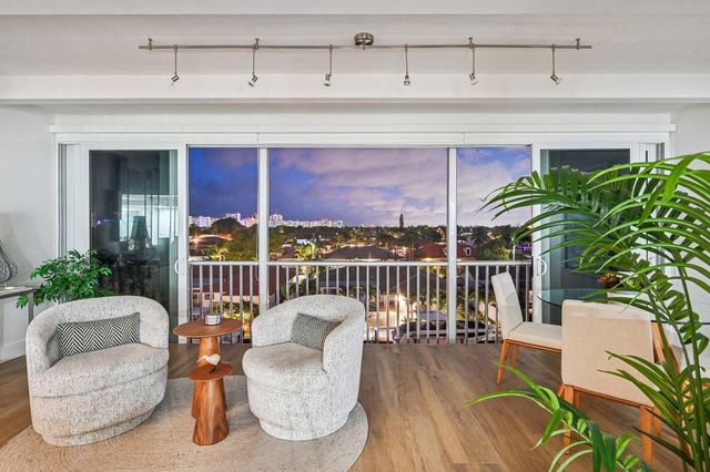 3080 NE 47th Court 405, Fort Lauderdale, FL 33308