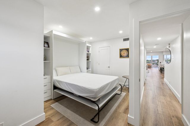 3080 NE 47th Court 405, Fort Lauderdale, FL 33308