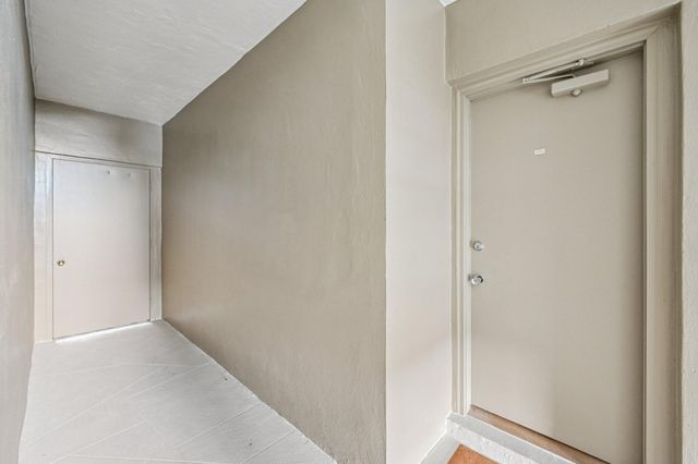 3080 NE 47th Court 405, Fort Lauderdale, FL 33308