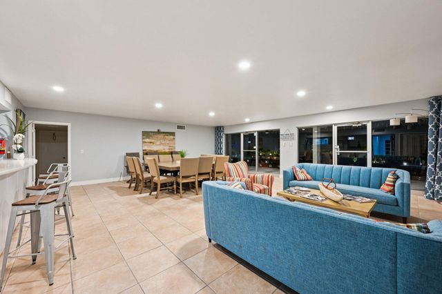 3080 NE 47th Court 405, Fort Lauderdale, FL 33308