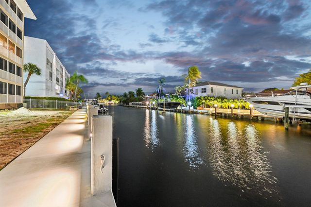 3080 NE 47th Court 405, Fort Lauderdale, FL 33308