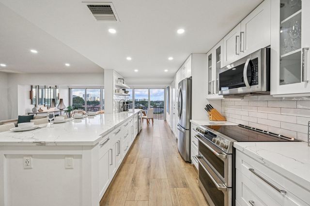 3080 NE 47th Court 405, Fort Lauderdale, FL 33308